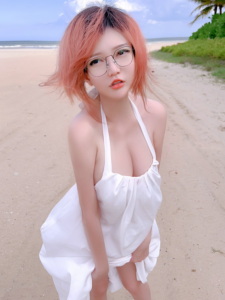 Coser小姐姐Potato Godzilla - Casual WhiteDressOnBeach NSFW / 8P-39MB / cos萌妹-艺库